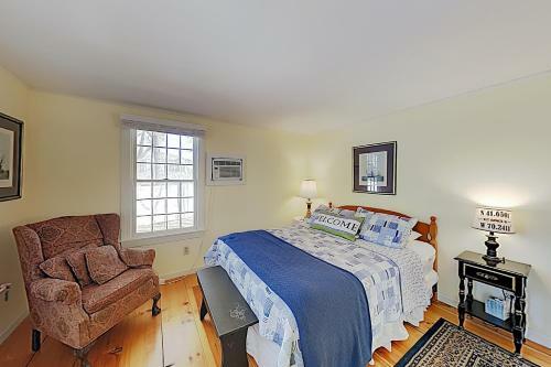 New Listing! Waterfront Gem With Private Deck Home