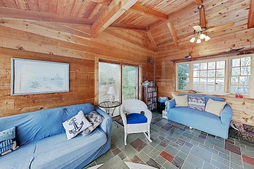 New Listing! Waterfront Gem With Private Deck Home
