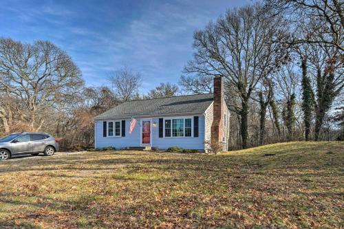 Cozy Yarmouth Home - Walk To Colonial Acres Beach!