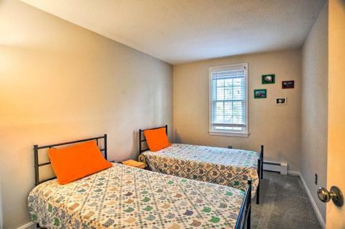 Cozy Yarmouth Home - Walk To Colonial Acres Beach!
