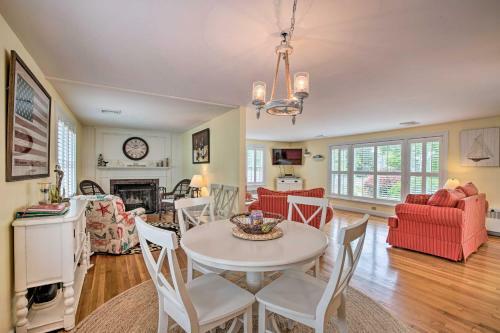Quiet Cape Cod Home With Gazebo And Walk To Beach