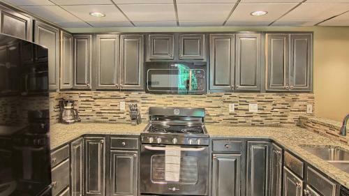 691 Disciples Village Condo