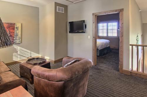 7317 Creekside Condo