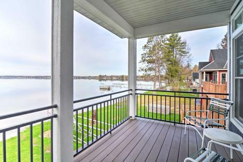 Lakefront Cadillac Home With Dock - Mins To Hiking