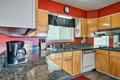 Lake Charlevoix Home With Deck, Walk To Downtown!