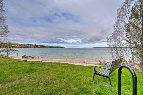 Lakeside Charlevoix Cabin With Ideal Location!