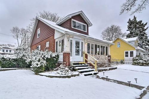 Eclectic Abode With Sunroom - 2 Mi To Downtown