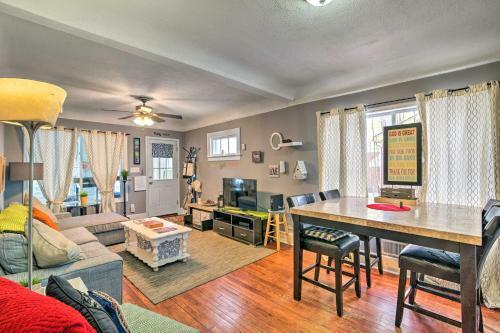 Eclectic Abode With Sunroom - 2 Mi To Downtown