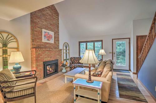 Extra-clean Cozy Cottage Near Harbor Springs!
