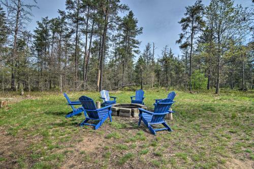 Up North Getaway With Bbq, 3mi To Au Sable River