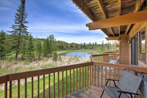 Apartamento Quaint Mancelona Condo With Deck At Schuss Mountain!