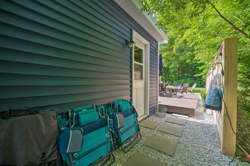 Fully Renovated Home With Fire Pit Walk To Beach