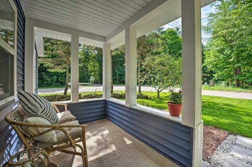 Fully Renovated Home With Fire Pit Walk To Beach