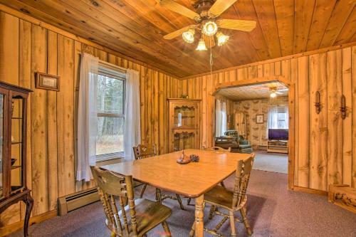 Quaint Farmhouse - Hunt, Fish And Snowmobile!