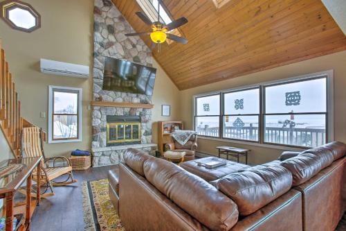 Authentic Cottage Retreat On Houghton Lake!
