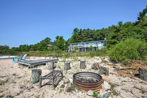 Cedarshore Cottage 5br Beachfront Northport Home