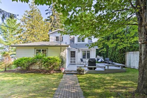 Petoskey Waterfront Cottage With Deck And Grill!