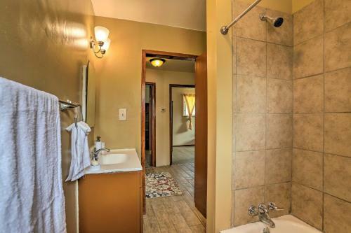 Royal Oak Unit Less Than 10 Min To Vibrant Downtown!