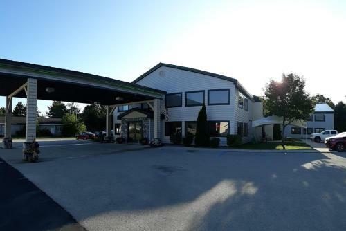 Hotel Pleasant Moose Lodge