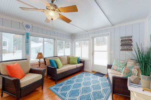 Stone's Throw Cottage