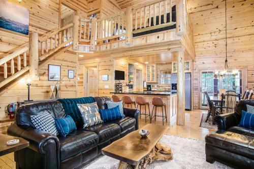 Kingfisher Cove Cabin 27