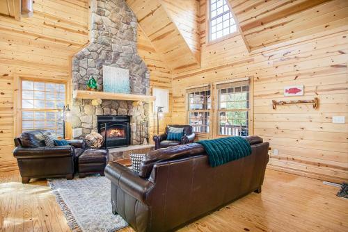Kingfisher Cove Cabin 27