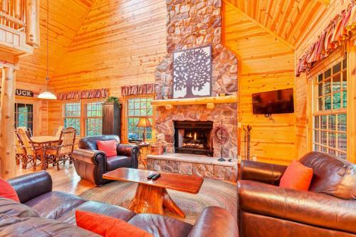 Kingfisher Cove Cabin 16