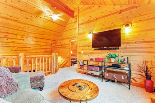 Kingfisher Cove Cabin 16