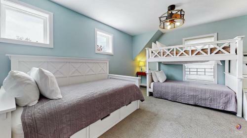 Superior Location - 6 Bedroom Home Only 1 Block From South Beach