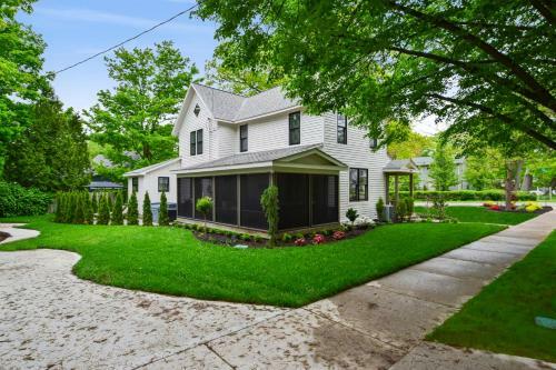 Villa Saugatuck Farmhouse