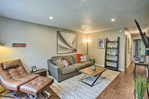 Charming Home With Deck, 2 Mi To Lake Michigan!