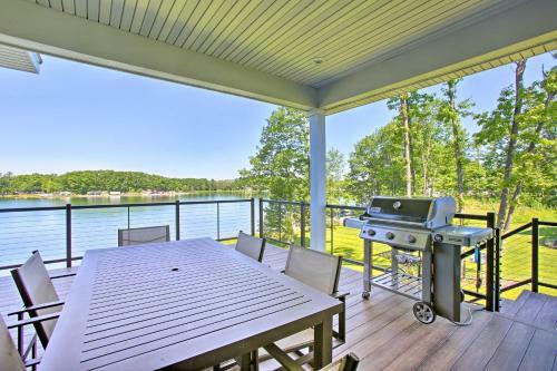 Waterfront Silver Lake Home With Private 40 Dock!