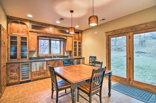Magnificent House With Game Room On Lake Latoka
