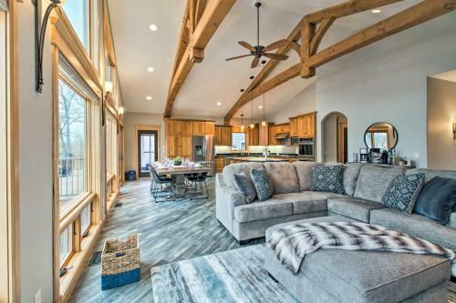 Magnificent House With Game Room On Lake Latoka