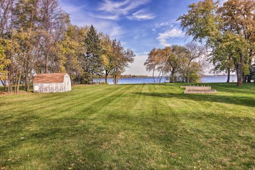 Waterfront Cabin In Detroit Lakes With Deck And Yard