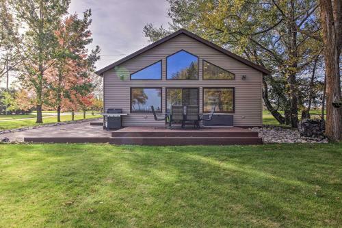 Waterfront Cabin In Detroit Lakes With Deck And Yard