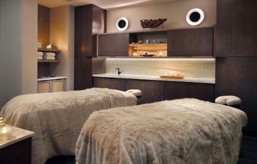Hotel Omni Viking Lakes