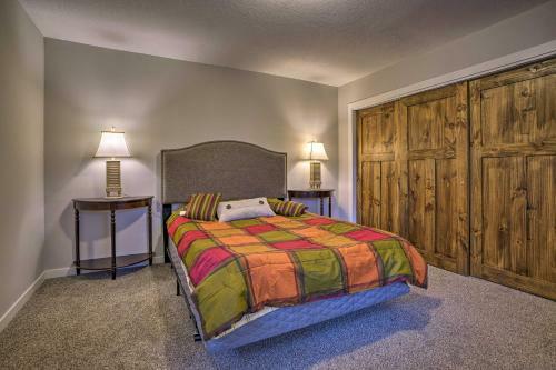 Chic Chaska Retreat With Deck Overlooking Dtwn!
