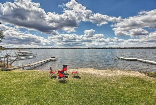 Lakefront Nisswa Cabin With Spacious Deck And Kayaks!