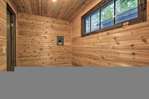 Loon Lake Lodge With Dock, Sauna And Hot Tub!