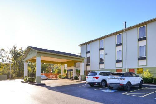 Motel America's Best Value Inn & Suites-clinton