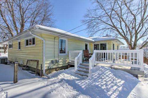Rochester Home With Deck, 5 Min To Mayo Clinic!