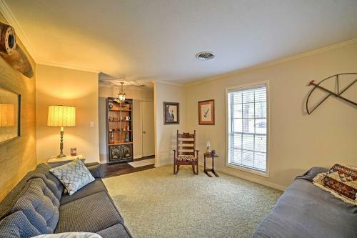 Charming Starkville House With Yard - 2 Mi To Msu!