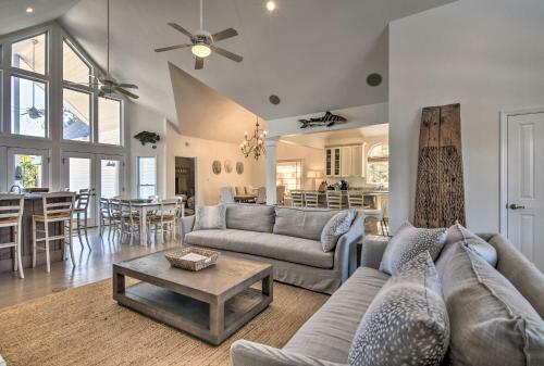 Spacious Pass Christian Home With Pool And Boat Launch