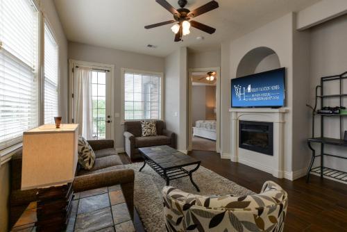 Condo 313
