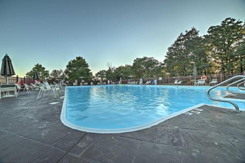 Branson Condo Ideally Located 3 Miles To Downtown!