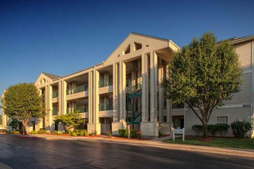 Spacious Condo Off Highway 76 Strip 1br Standard