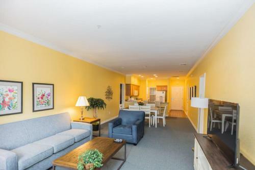 Gorgeous Branson Suite 2br Standard