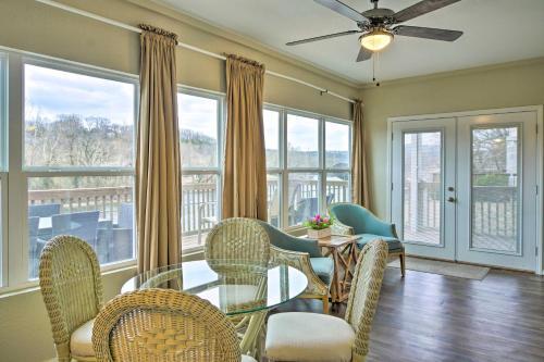 Apartamento Modern Lakefront Condo With Porch And Dock Access
