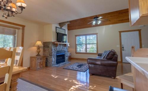 Tin Cup Cottage Cabin